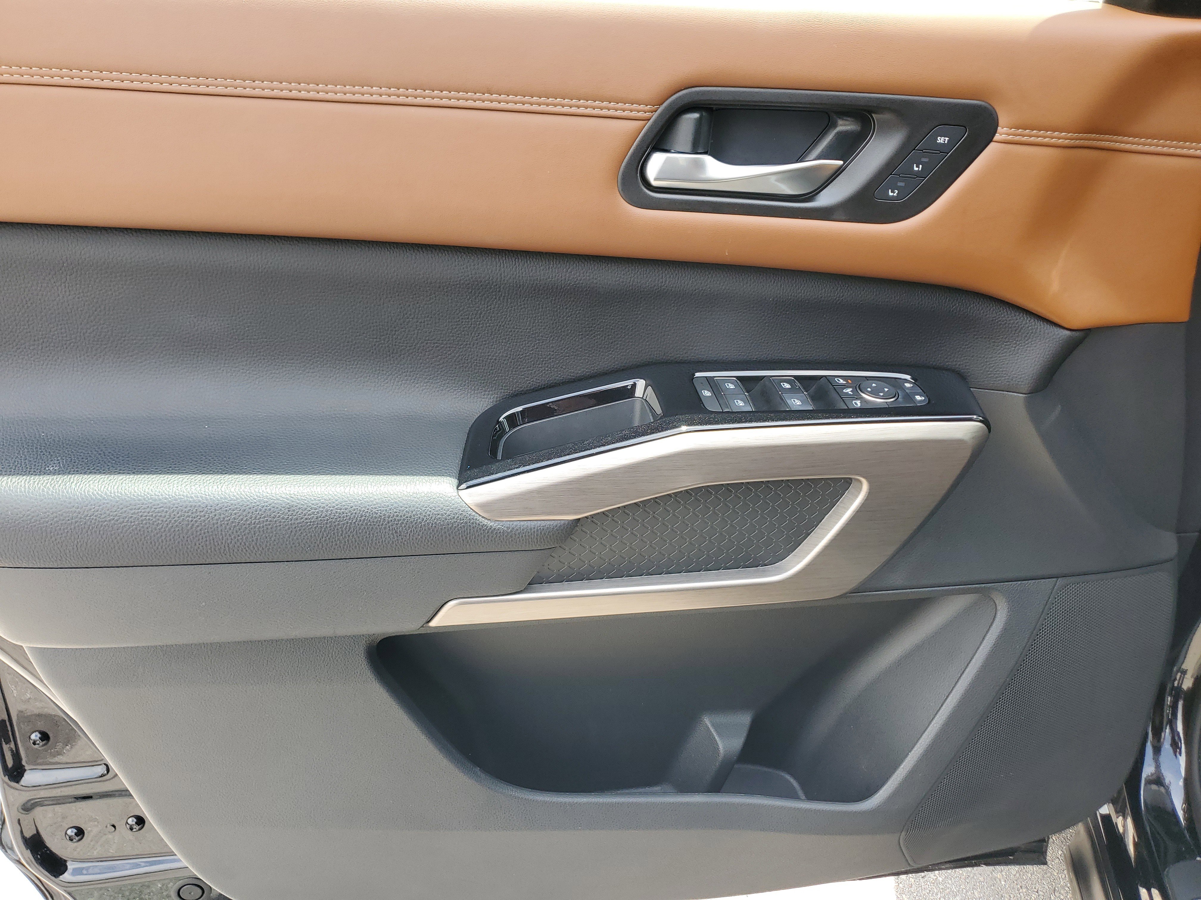 Certified 2024 Nissan Pathfinder Platinum w/ Cargo Package image 29