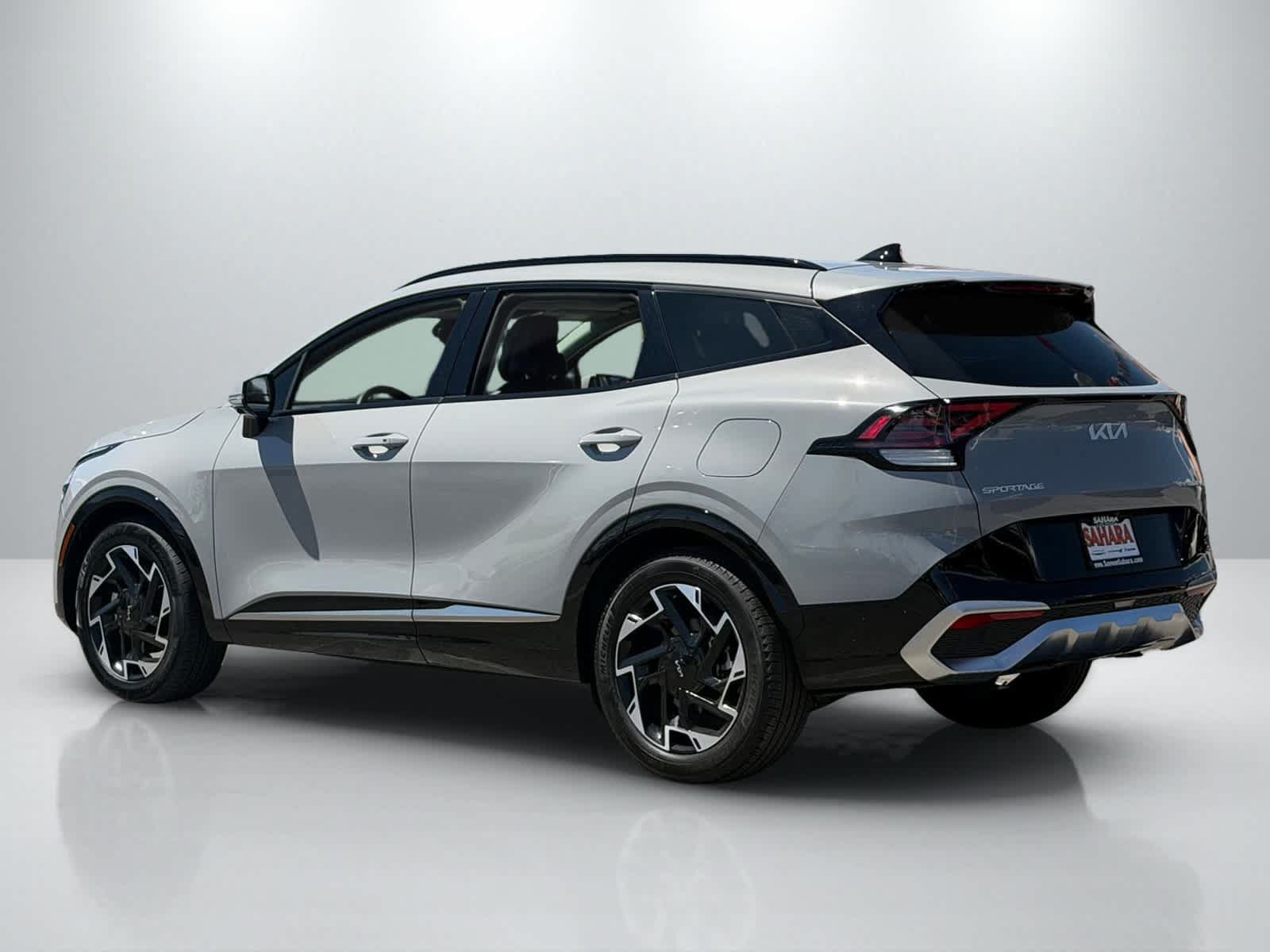 Used 2025 Kia Sportage SX FWD image 4