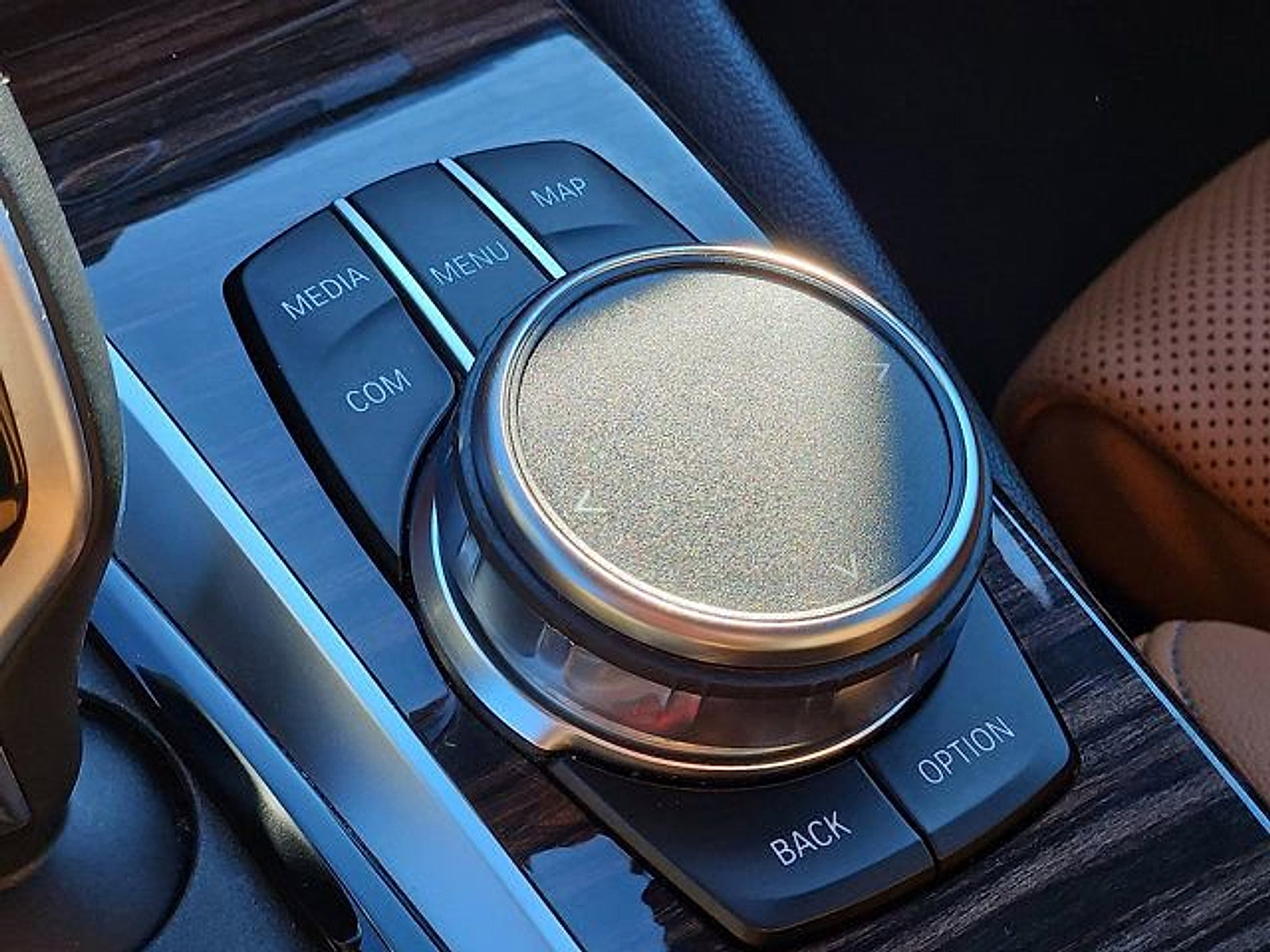 Used 2023 BMW 530e xDrive image 26