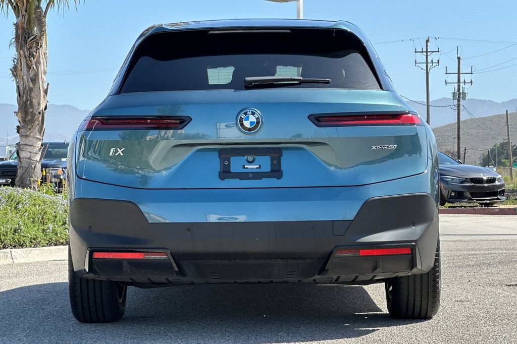 Used 2023 BMW iX xDrive50 w/ Premium Package AWD/4WD image 4
