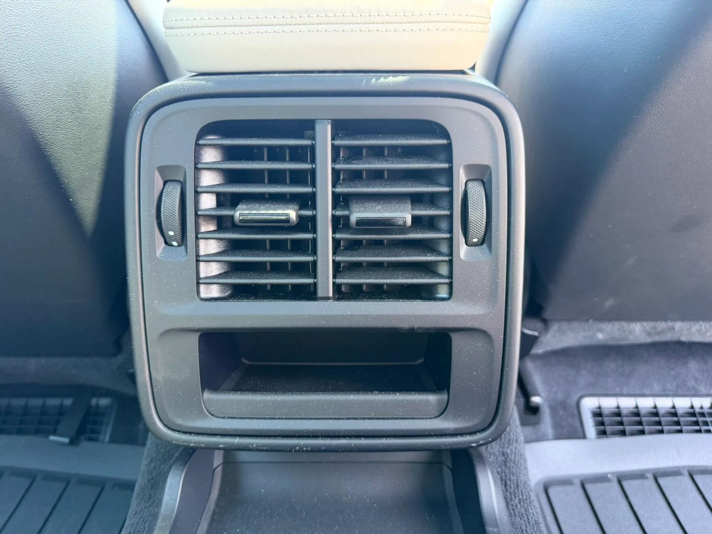 Used 2020 Porsche Taycan 4S image 17