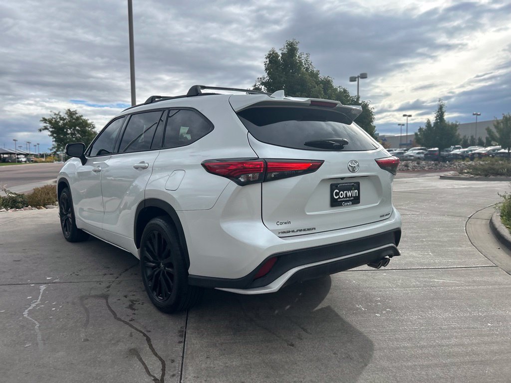 Used 2023 Toyota Highlander XSE AWD/4WD image 6
