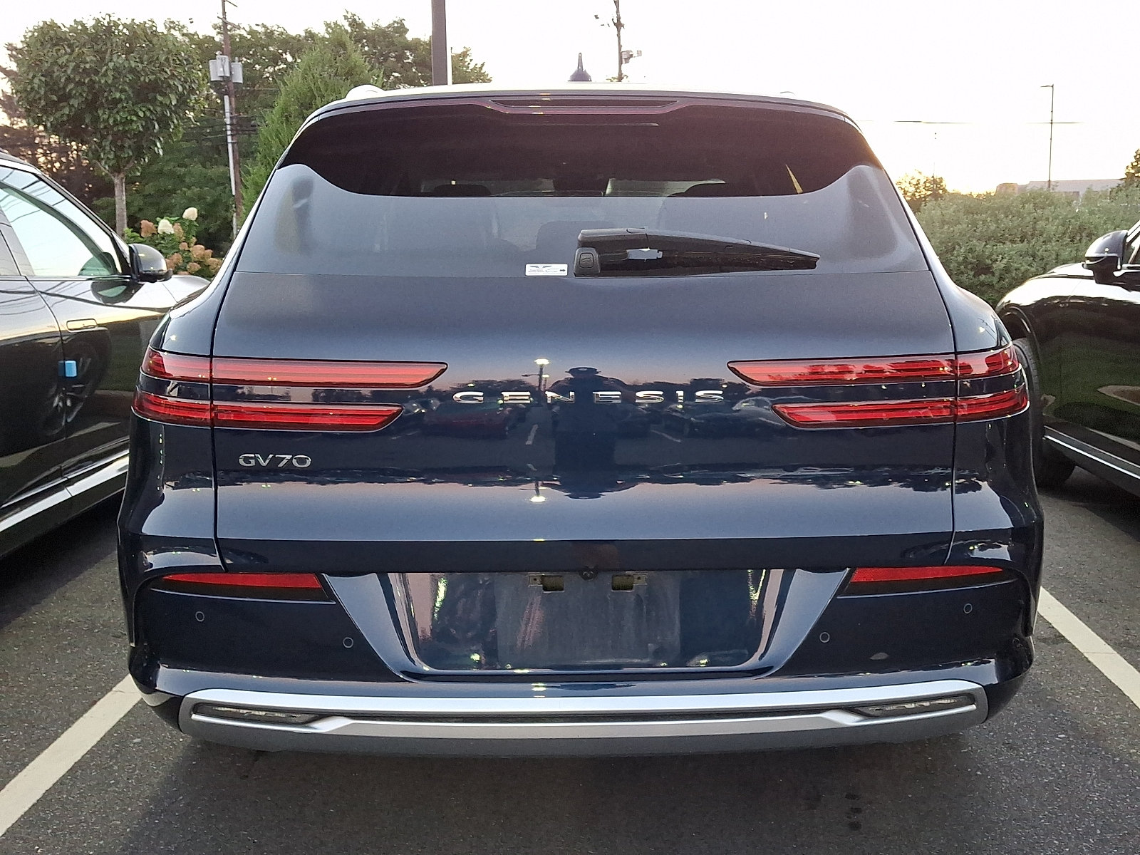 Certified 2025 Genesis Electrified GV70 w/ Prestige Package AWD/4WD image 8