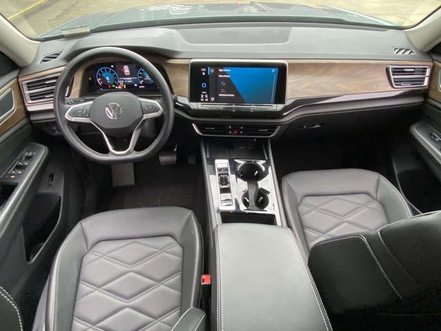 Used 2025 Volkswagen Atlas SE image 9