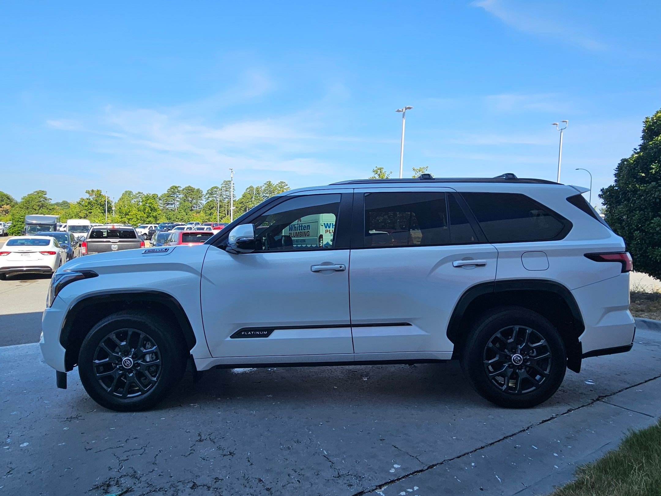 Used 2024 Toyota Sequoia Platinum AWD/4WD image 4