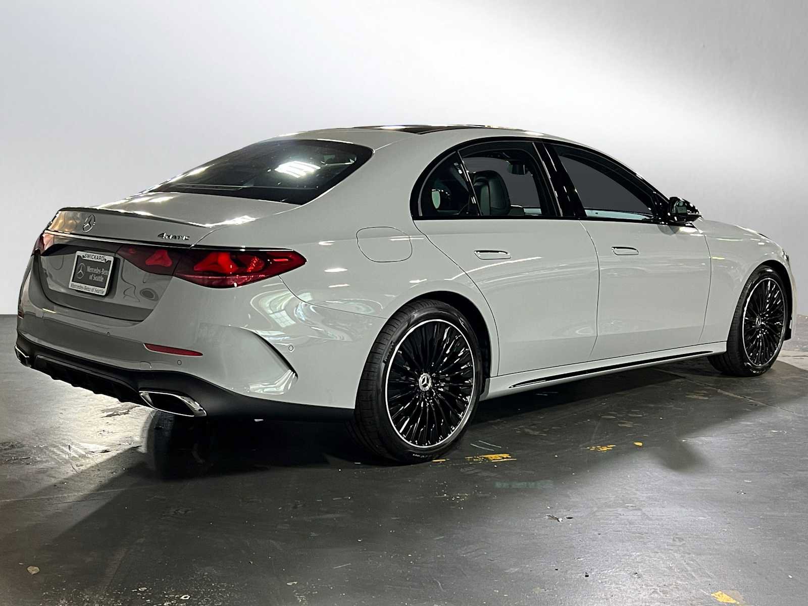 New 2026 Mercedes-Benz E 350 4MATIC Sedan image 3