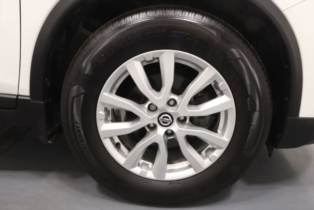 Used 2019 Nissan Rogue S FWD image 29