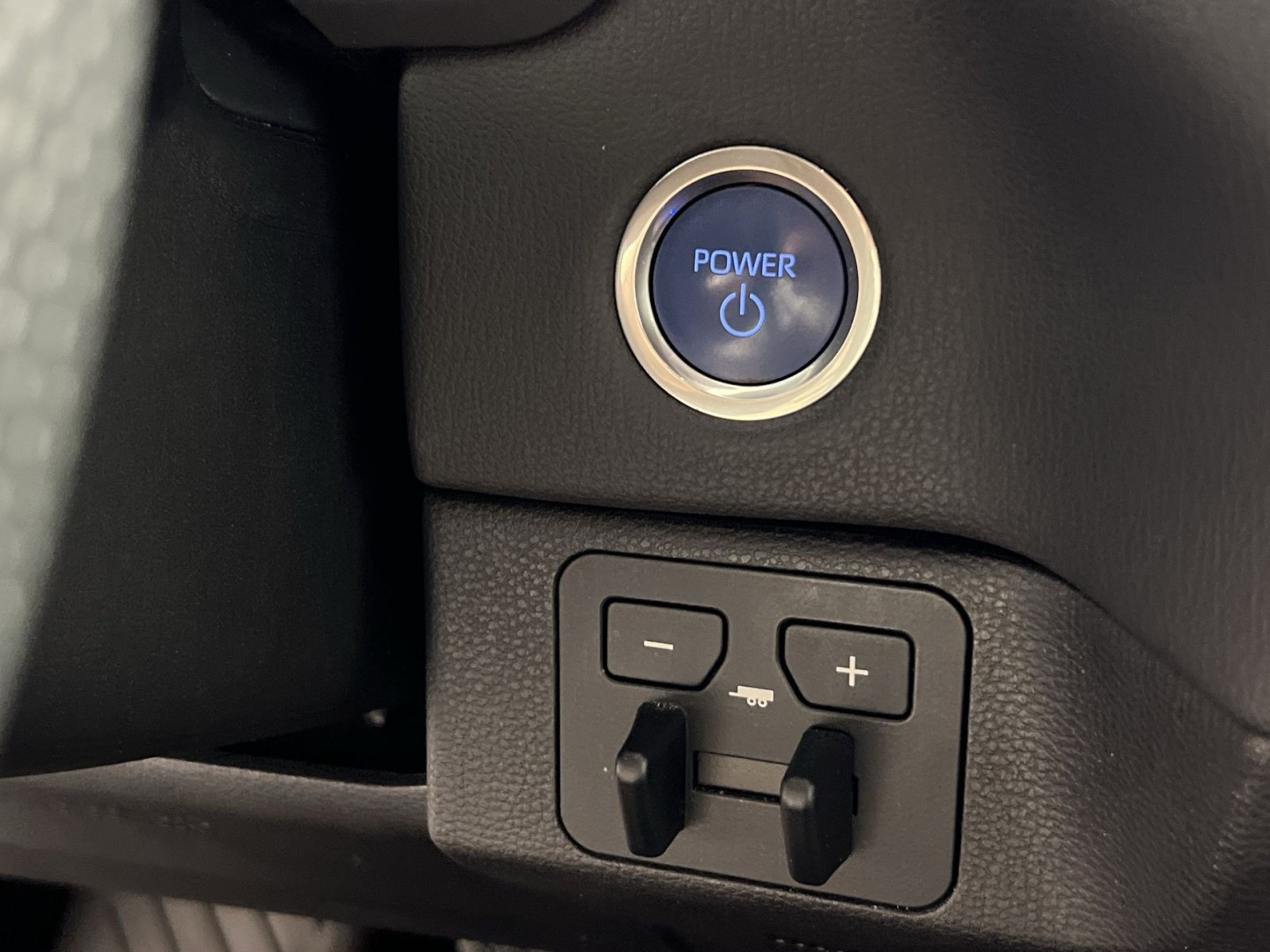 Used 2023 Toyota Tundra Limited AWD/4WD image 35