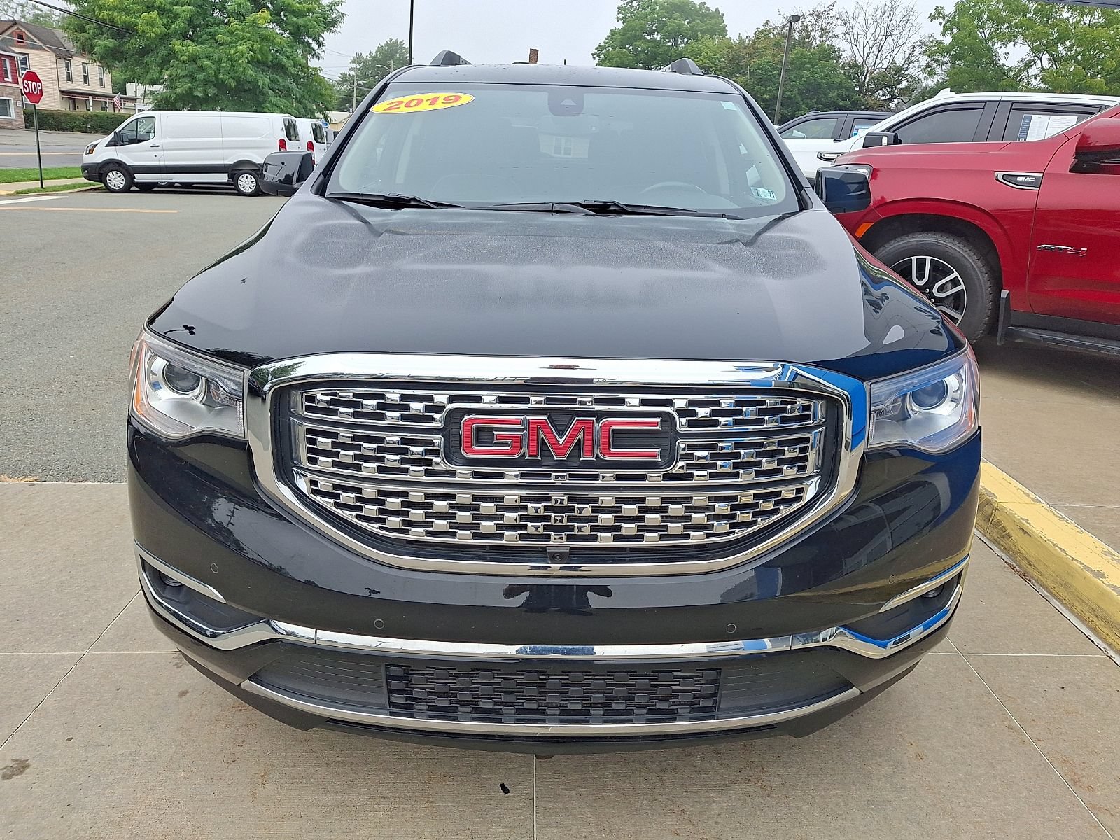 Used 2019 GMC Acadia Denali w/ Technology Package AWD/4WD image 2