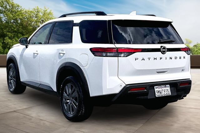 Certified 2024 Nissan Pathfinder SV FWD image 4