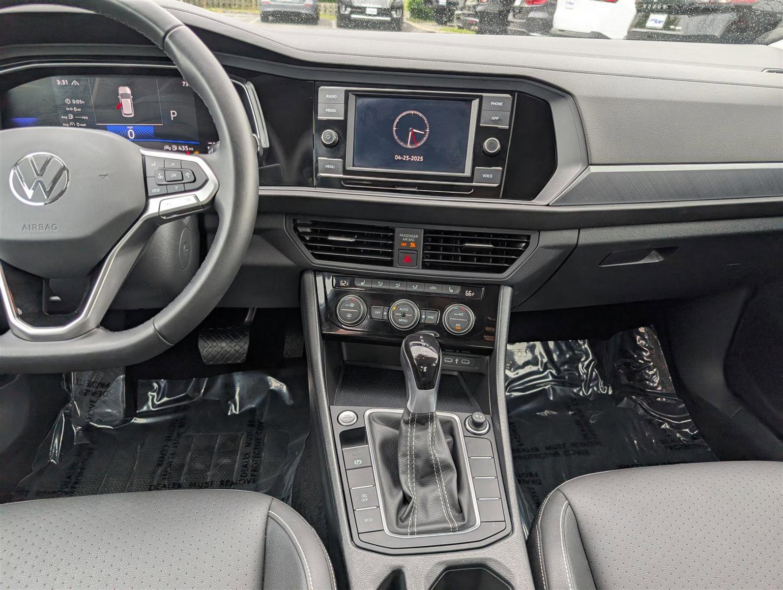 Used 2024 Volkswagen Jetta SE image 17