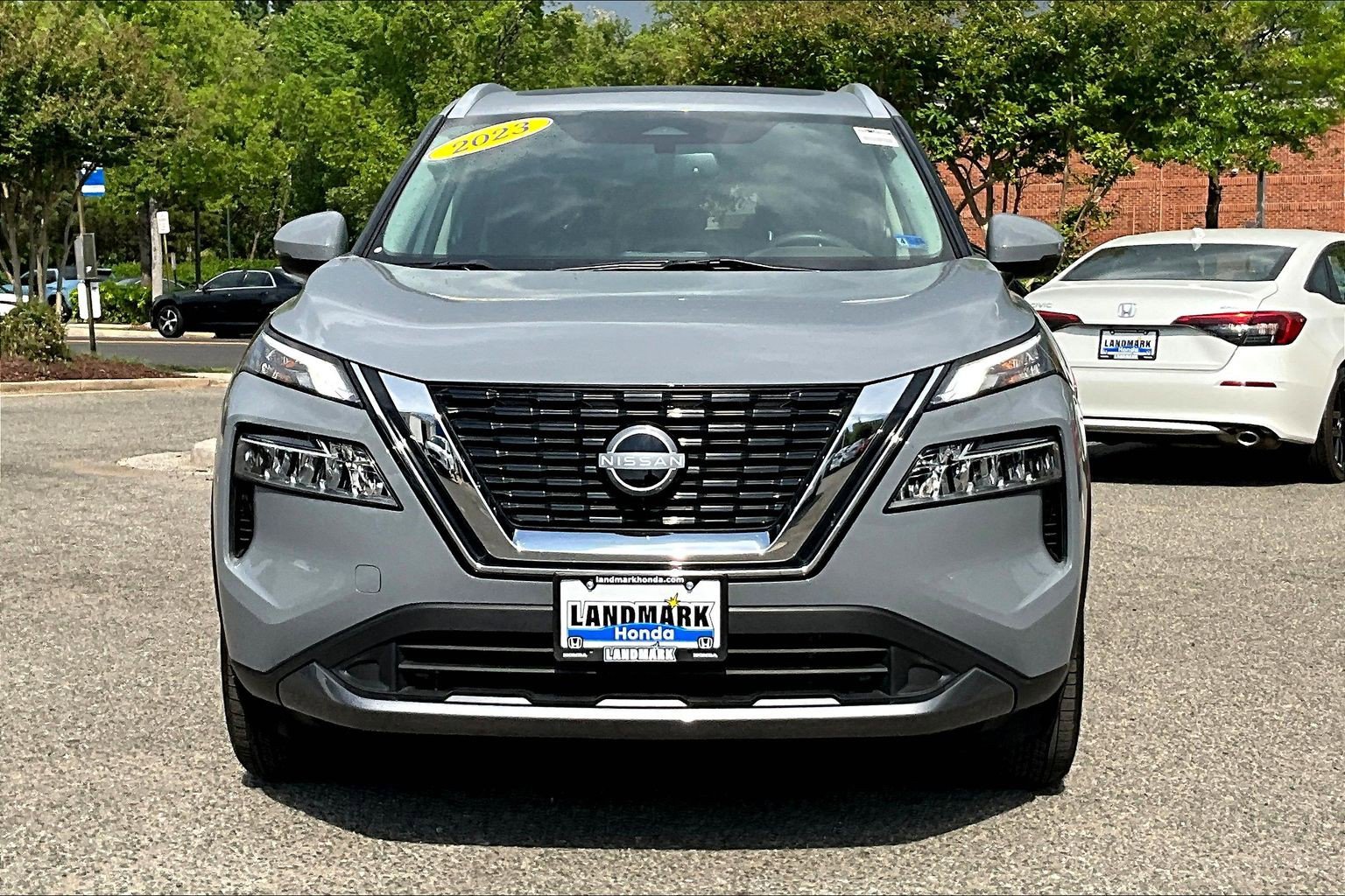 Used 2023 Nissan Rogue SL AWD/4WD image 3