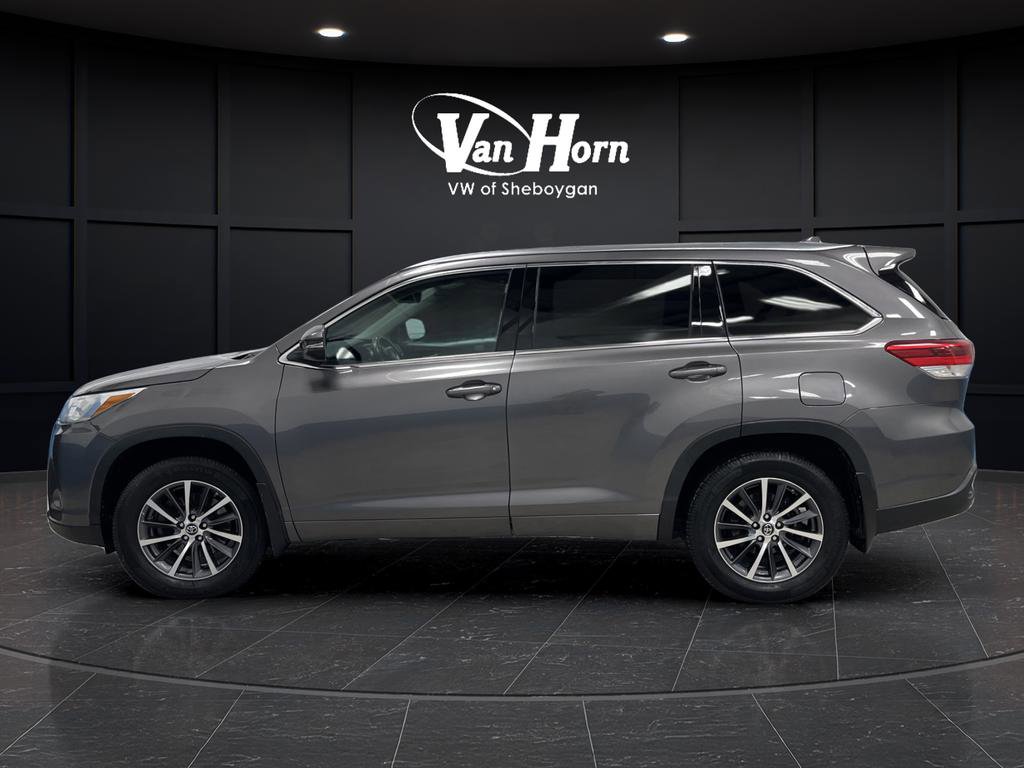 Used 2017 Toyota Highlander XLE AWD/4WD image 12