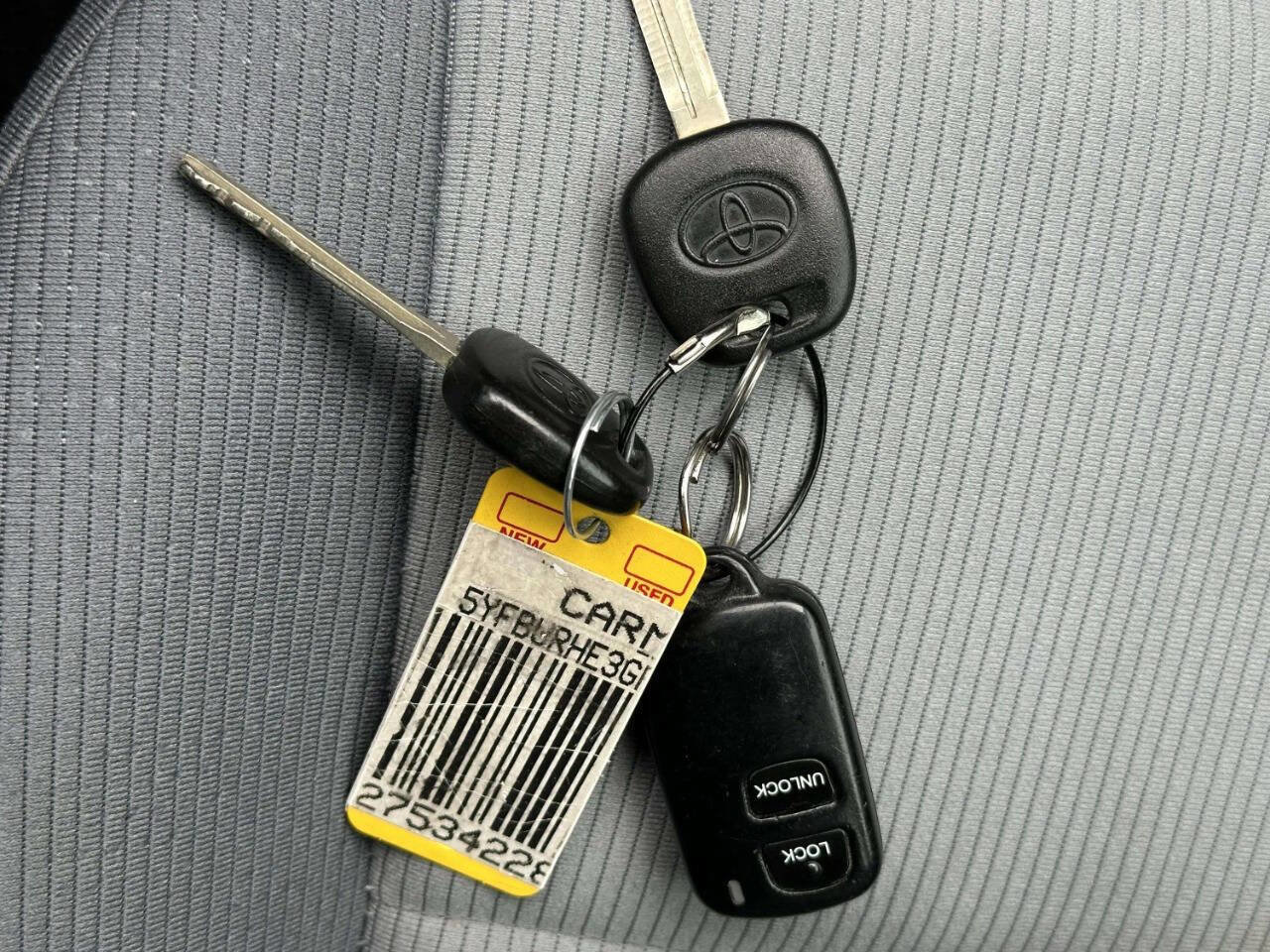 Used 2016 Toyota Corolla L image 32