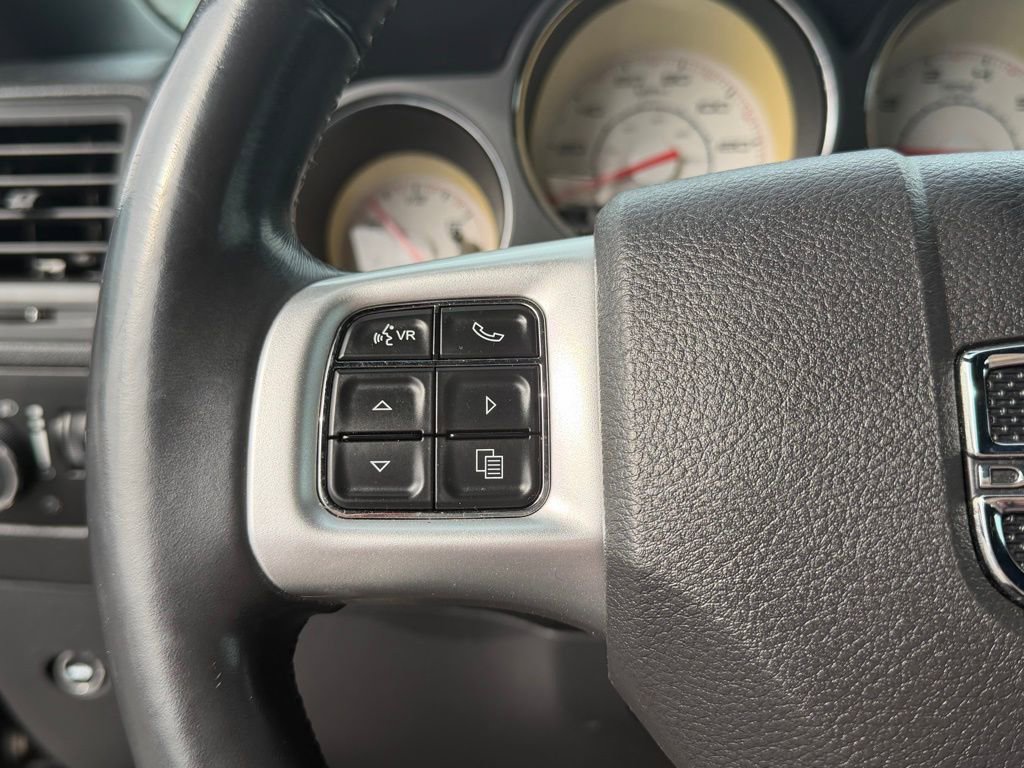 Used 2013 Dodge Challenger SXT Plus image 18