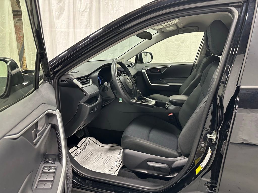 Used 2025 Toyota RAV4 LE image 10