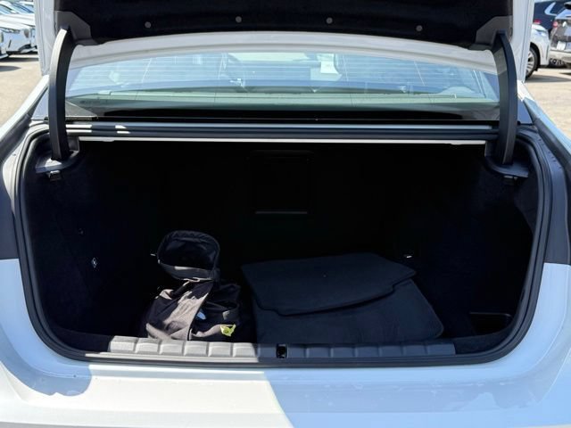 Used 2026 BMW 750e xDrive AWD/4WD image 49