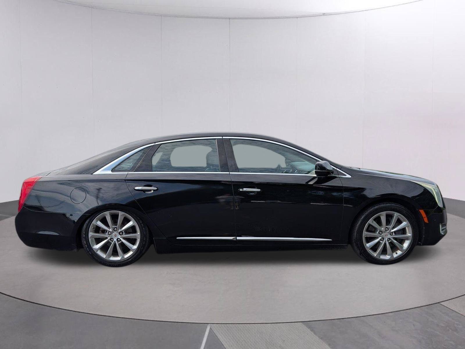 Used 2014 Cadillac XTS Luxury w/ Driver Awareness Package FWD image 6