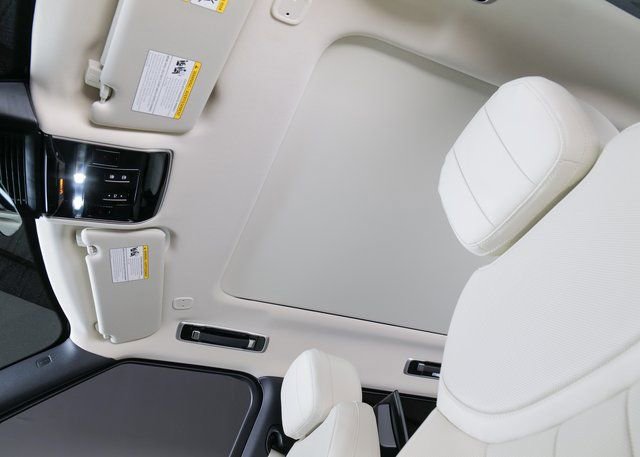 New 2026 Land Rover Range Rover SE image 23