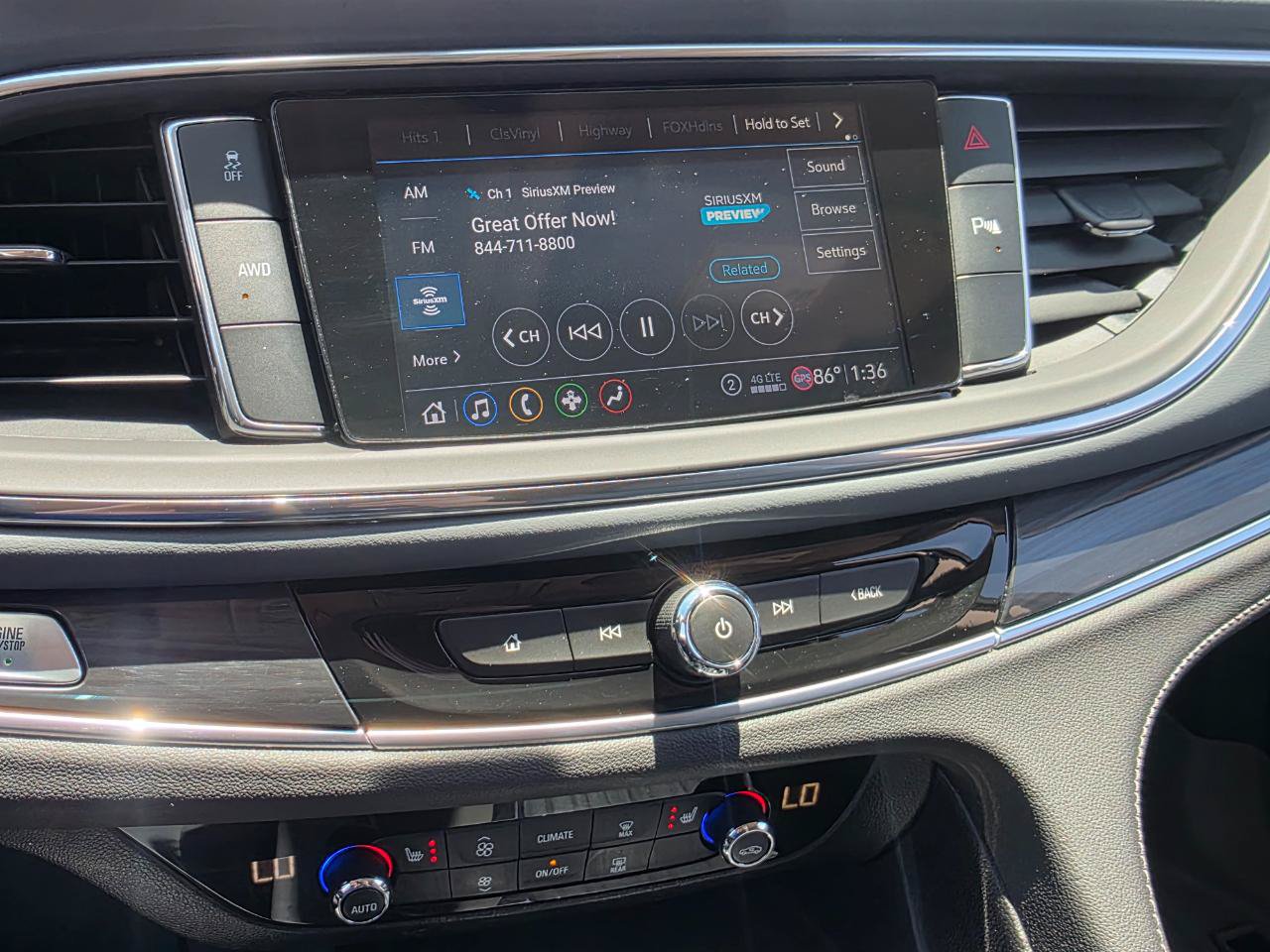 Used 2020 Buick Enclave Essence AWD/4WD image 3