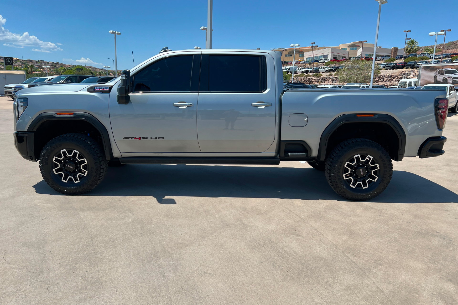 Used 2026 GMC Sierra 2500 AT4X AWD/4WD image 2