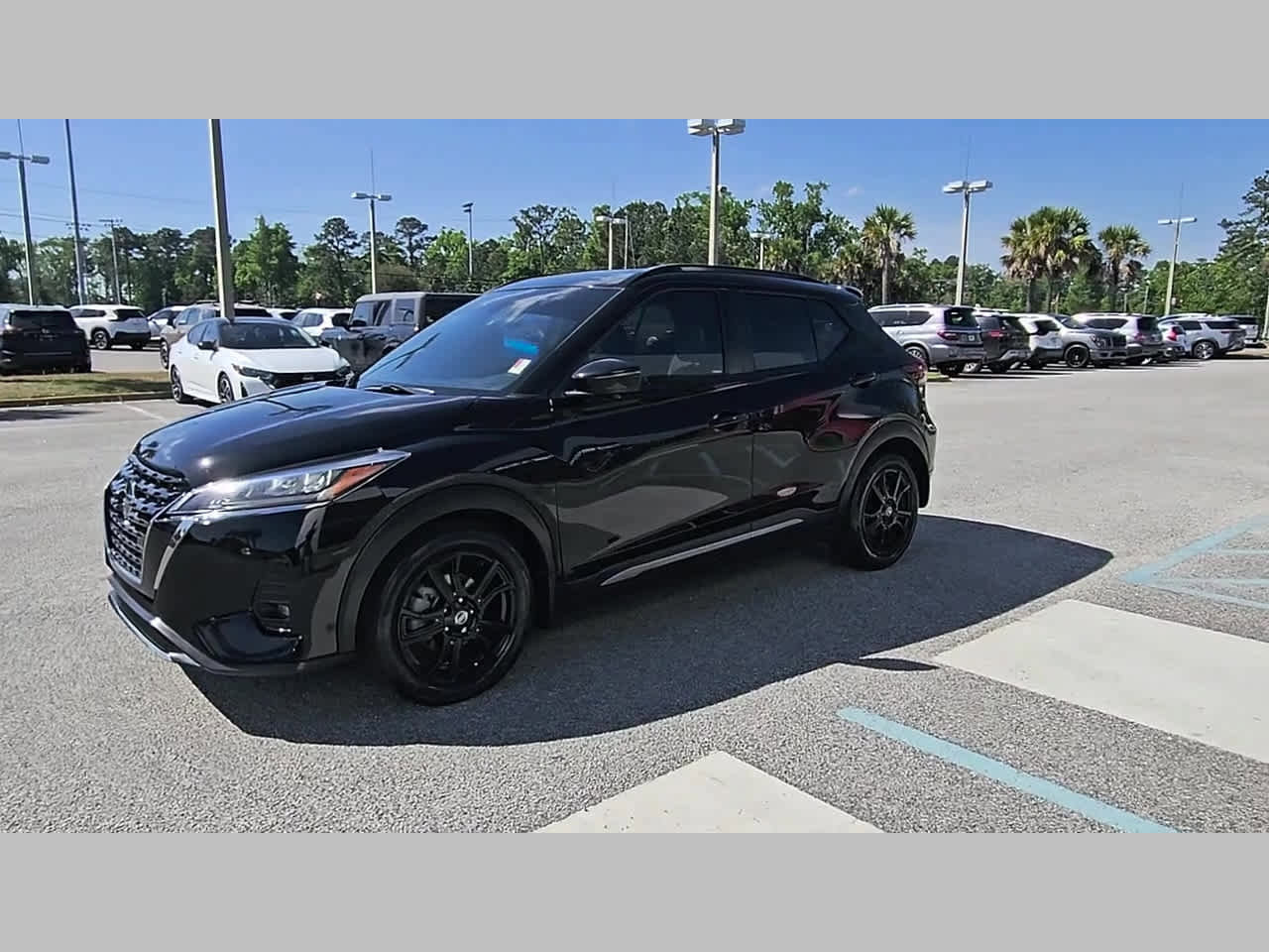 Used 2021 Nissan Kicks SR w/ SR Premium Package image 23