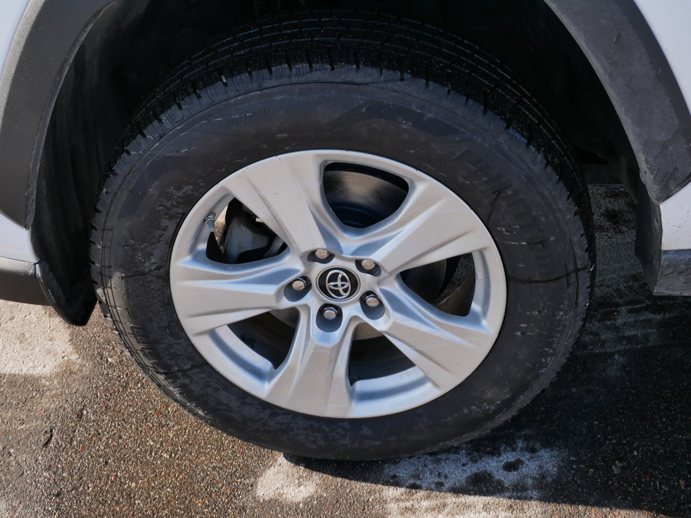 Used 2021 Toyota RAV4 LE image 15