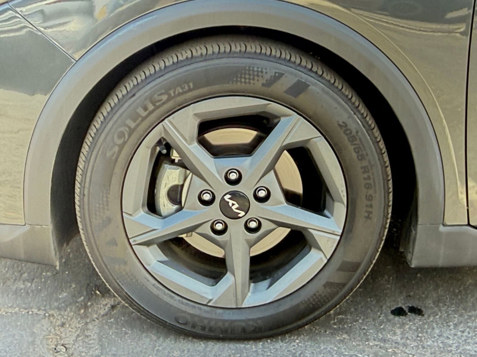 Used 2025 Kia K4 FWD image 28