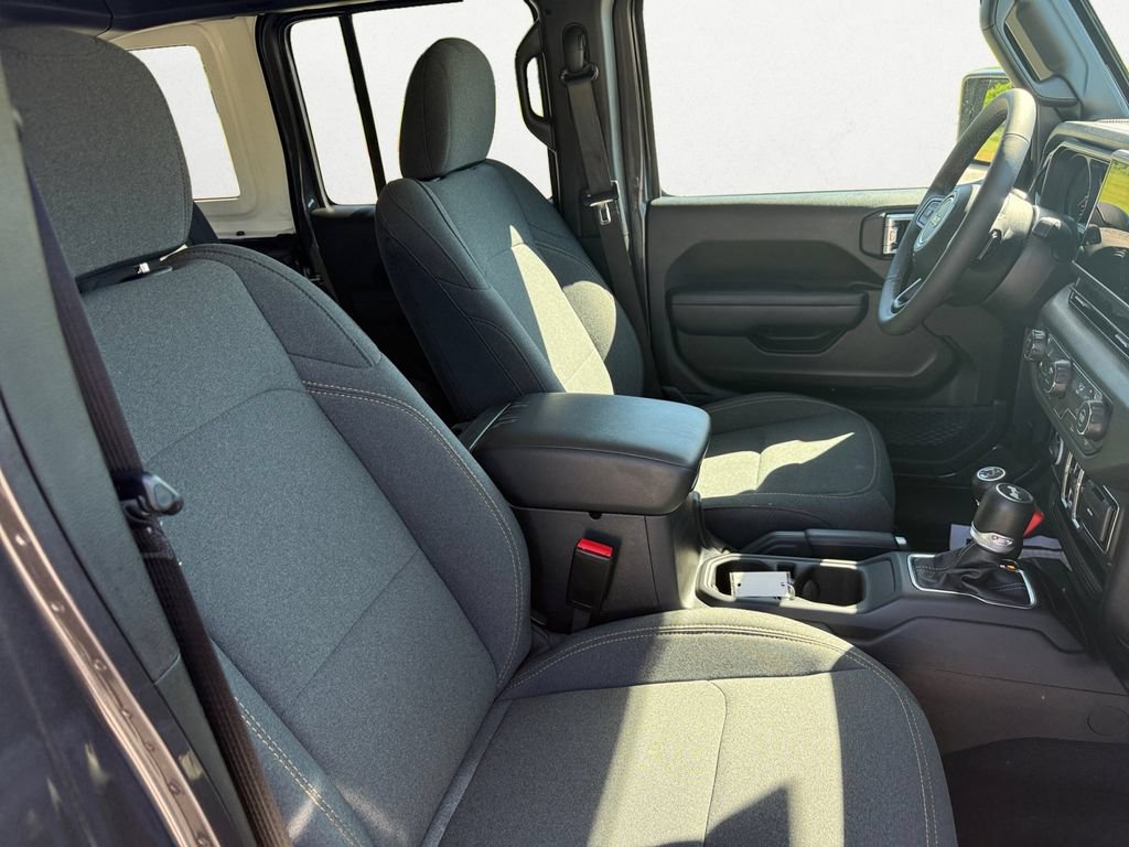 Used 2025 Jeep Wrangler Unlimited Sport AWD/4WD image 15