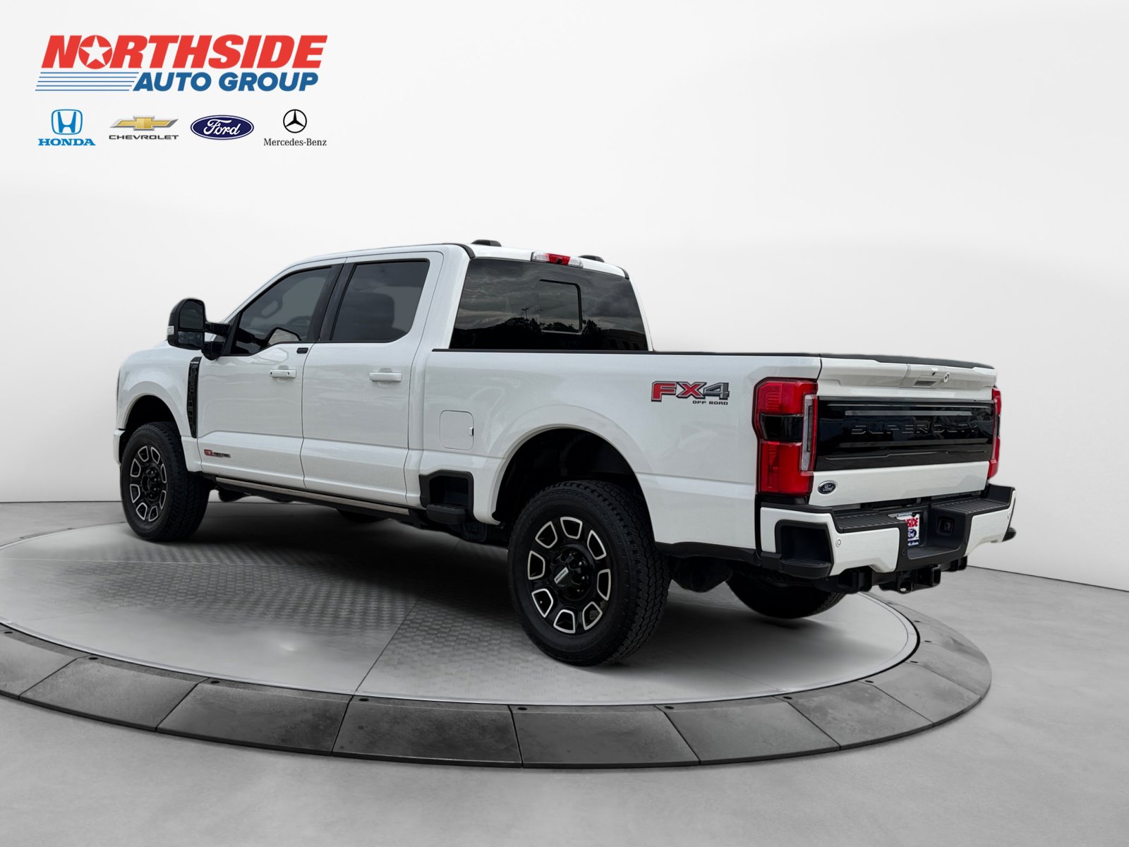 Certified 2025 Ford F250 Platinum AWD/4WD image 5