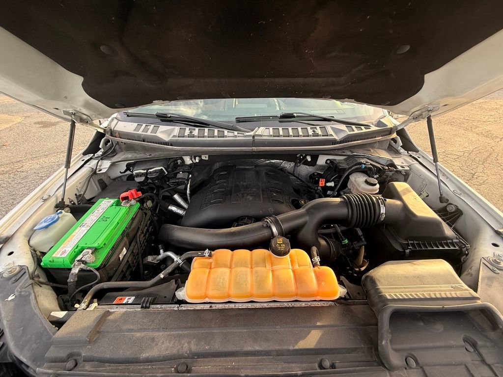 Used 2016 Ford F150 Platinum w/ Equipment Group 701A Luxury image 12