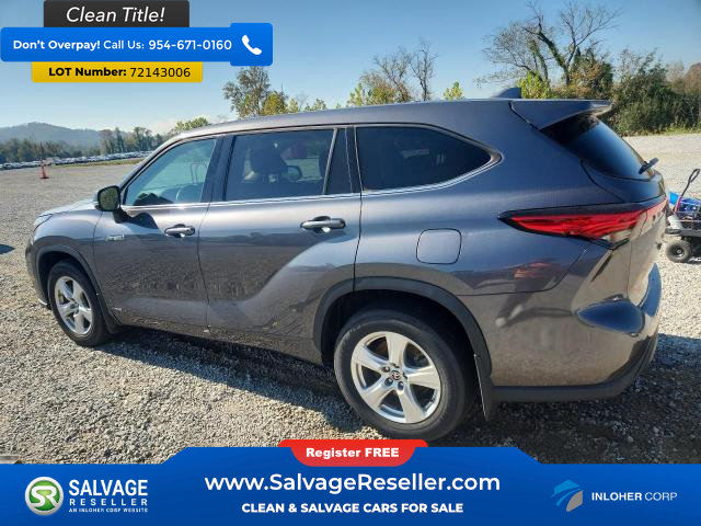 Used 2021 Toyota Highlander LE AWD/4WD image 3