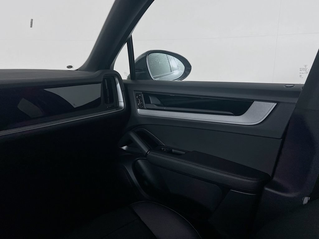 New 2026 Porsche Cayenne E-Hybrid Coupe AWD/4WD image 26