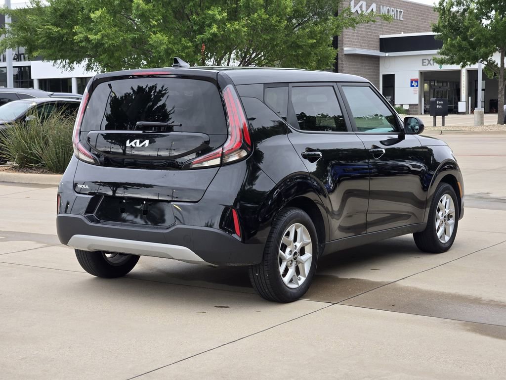 Certified 2023 Kia Soul LX w/ LX Technology Package FWD image 4