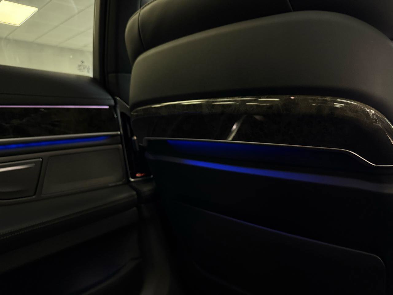 Used 2018 BMW 750i image 34