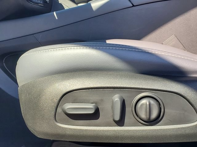Used 2023 Buick Enclave Essence w/ Experience Buick Package AWD/4WD image 7