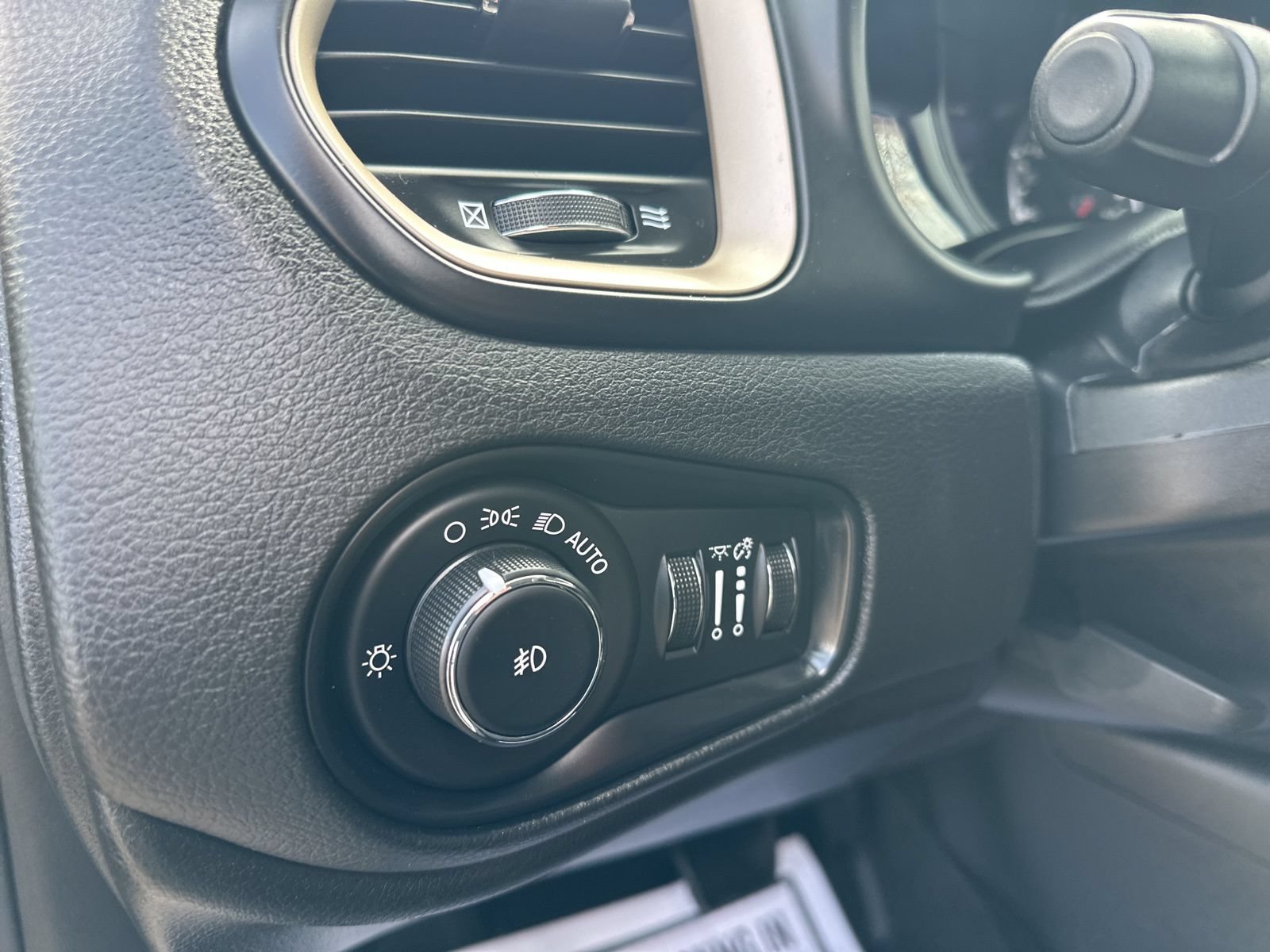 Used 2016 Jeep Renegade Limited AWD/4WD image 16