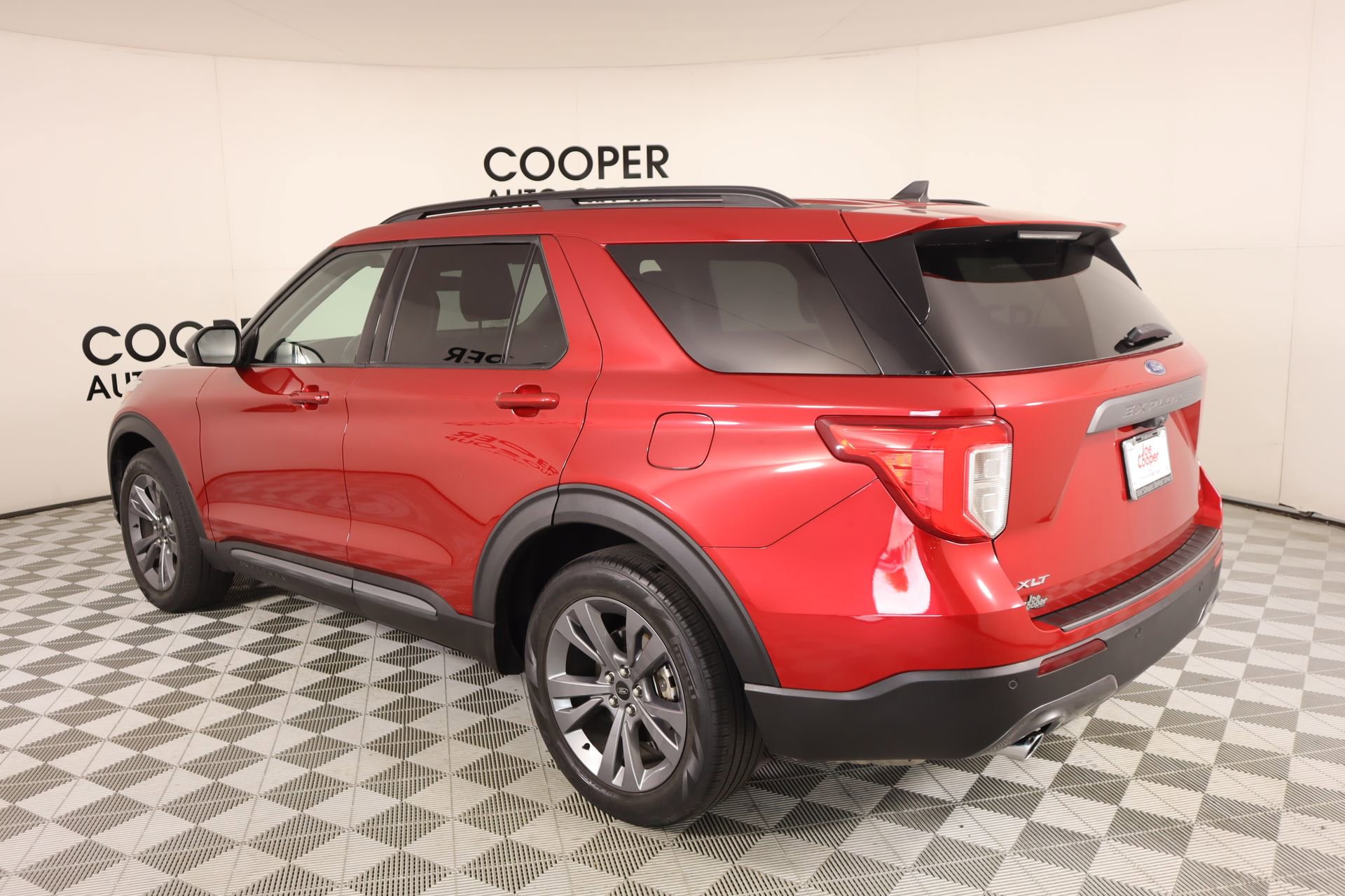 Used 2022 Ford Explorer XLT w/ Equipment Group 202A image 24