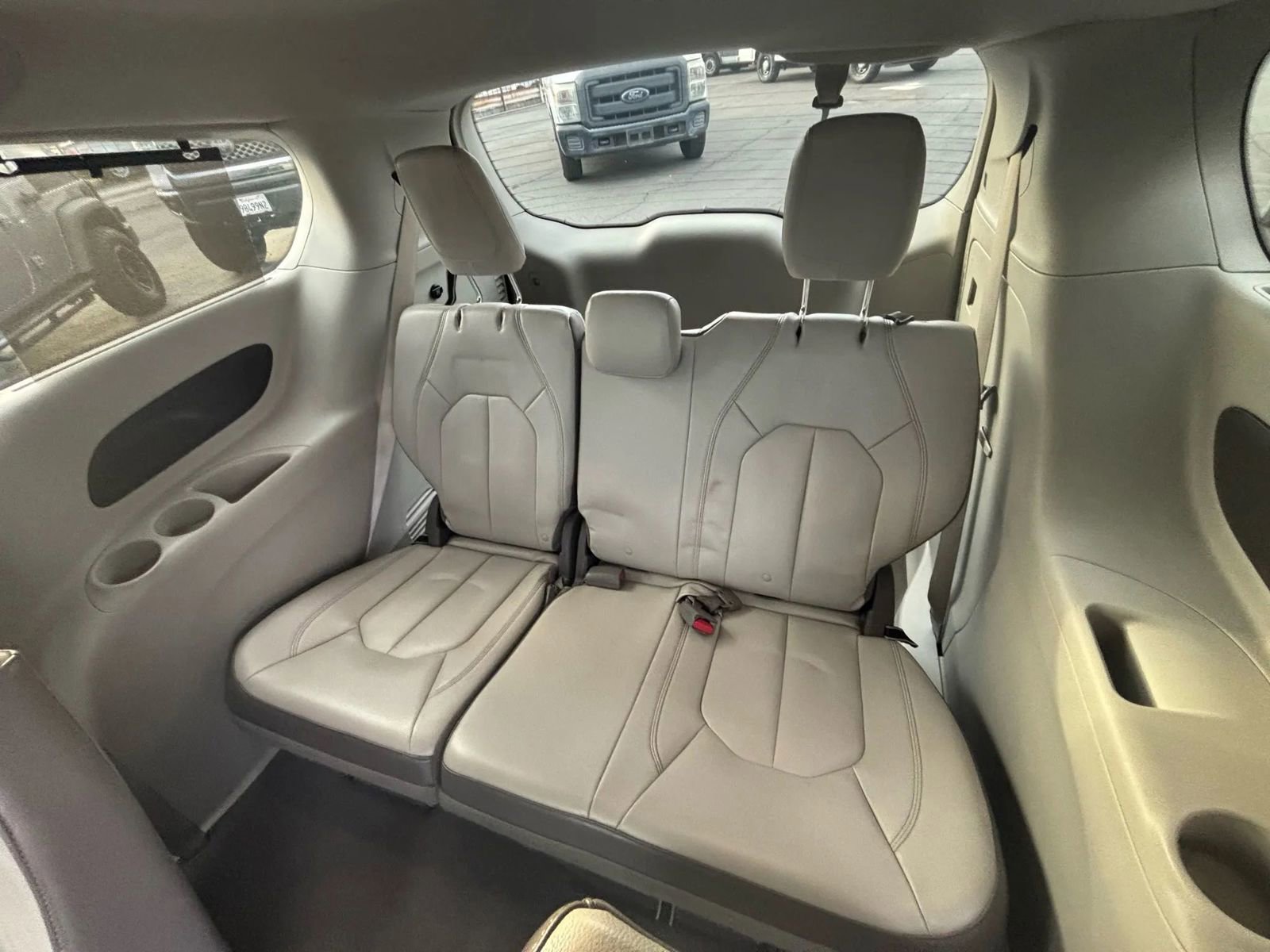 Used 2017 Chrysler Pacifica Touring-L image 19