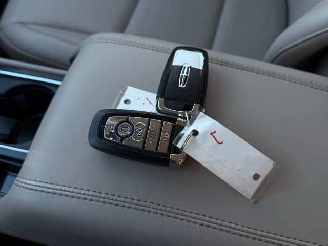 Used 2022 Lincoln Corsair FWD image 5