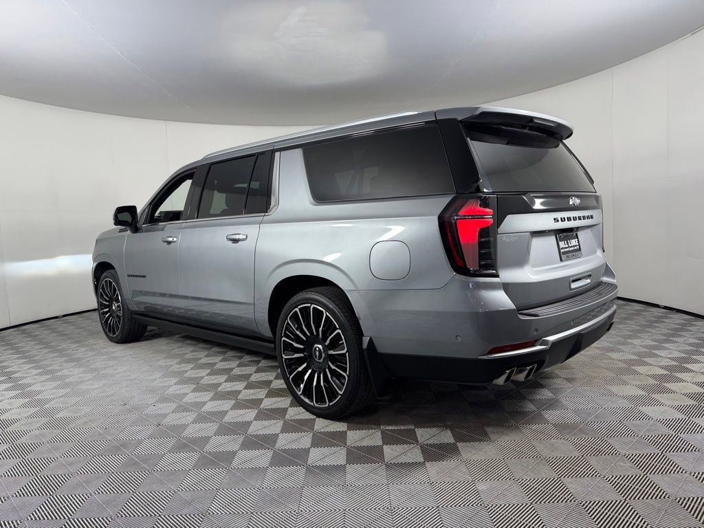 Used 2025 Chevrolet Suburban High Country AWD/4WD image 9