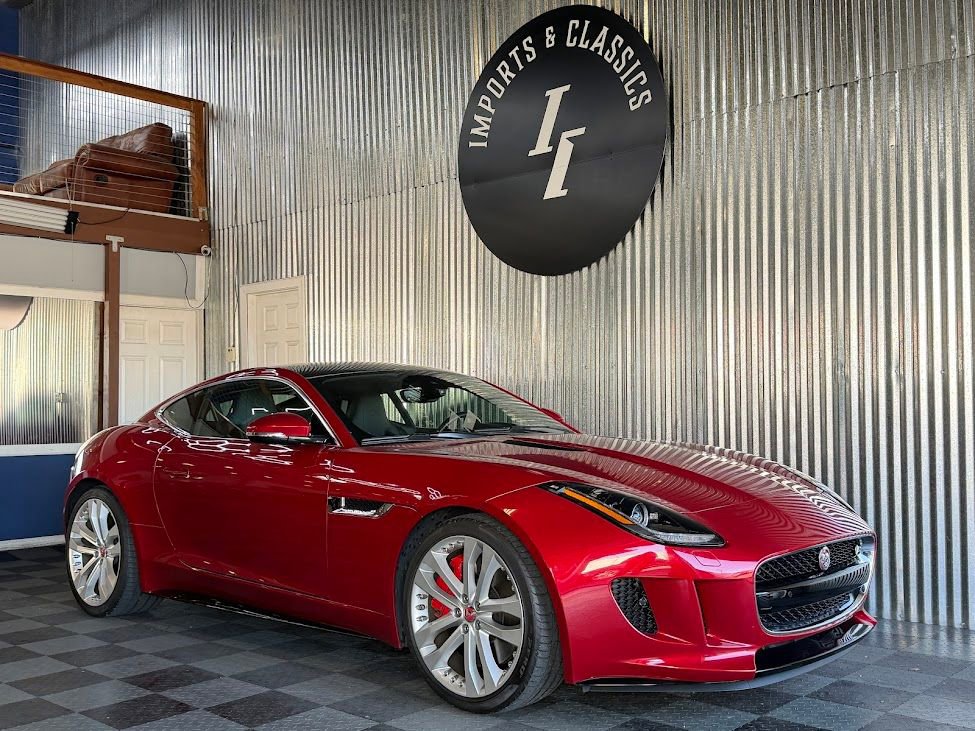 Used 2015 Jaguar F-TYPE R RWD image 2