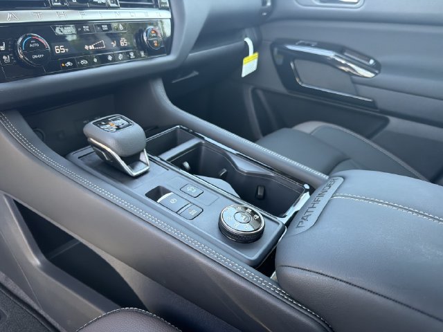New 2026 Nissan Pathfinder Platinum AWD/4WD image 35