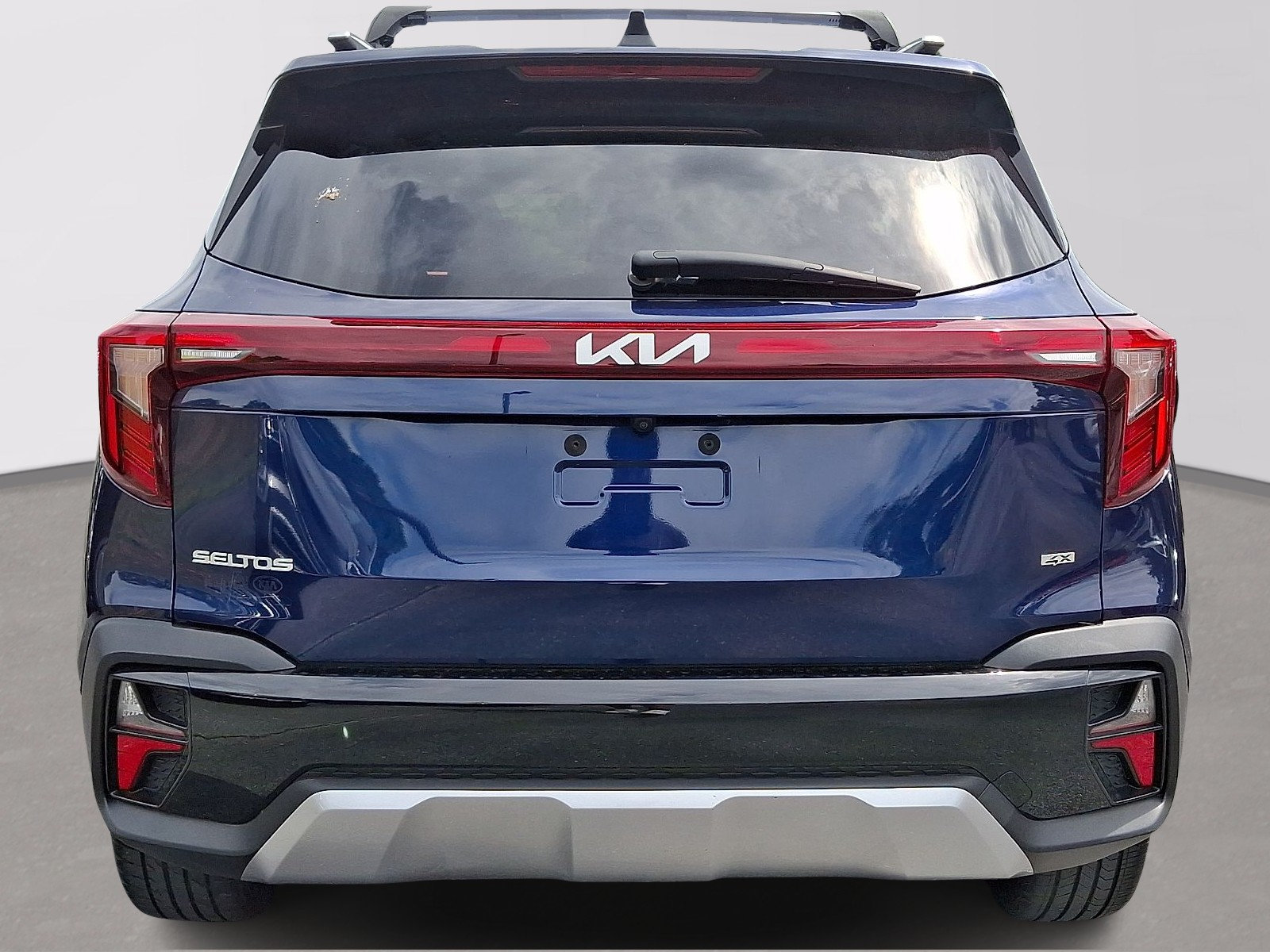 Used 2024 Kia Seltos SX w/ SX Sunroof Package AWD/4WD image 5
