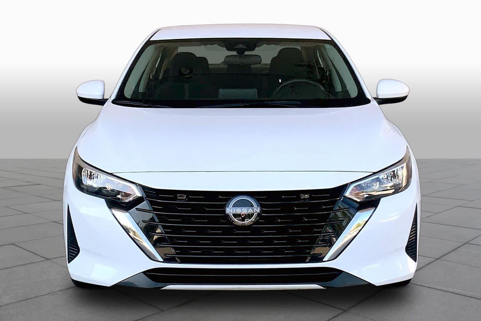 Used 2025 Nissan Sentra SV FWD image 4