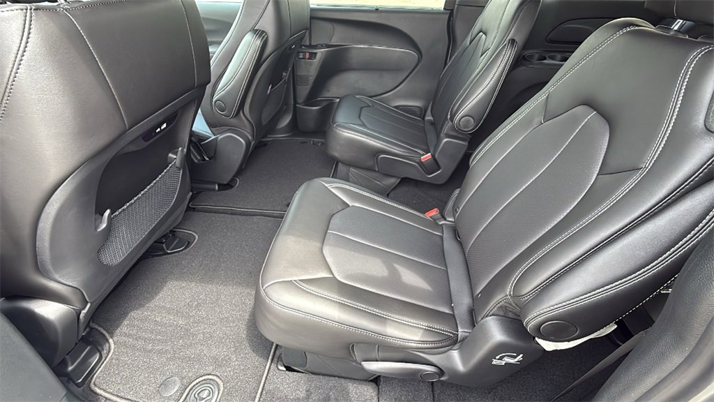 New 2025 Chrysler Pacifica Select image 12