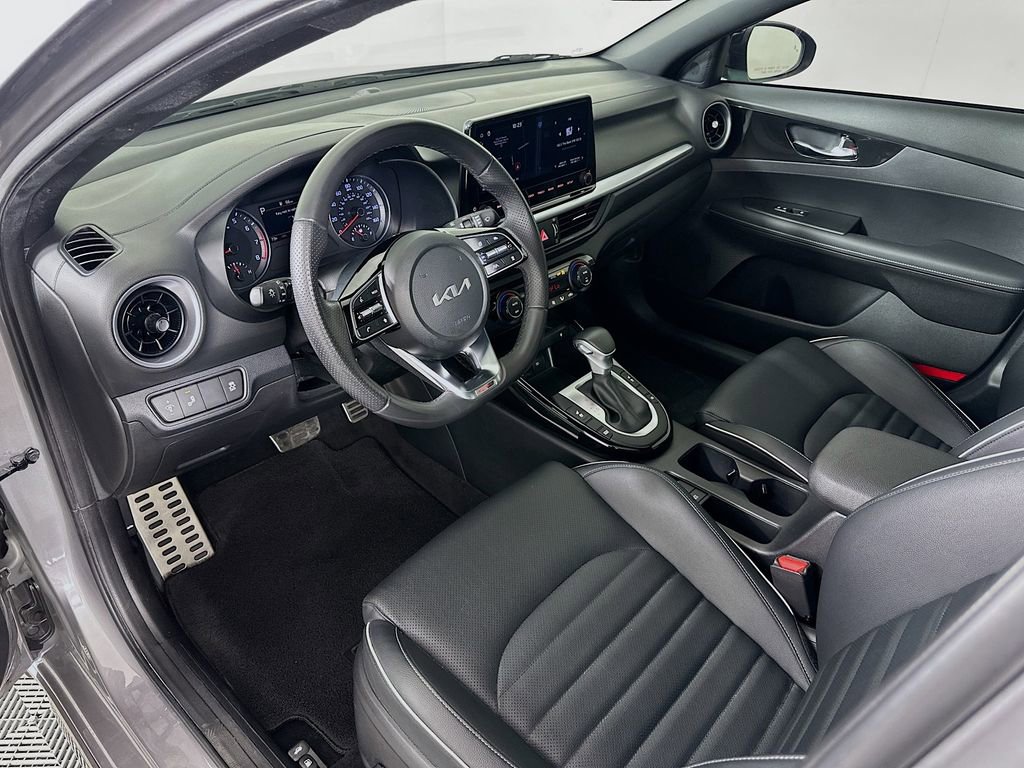 Used 2024 Kia Forte GT-Line w/ GT-Line Premium Package image 9