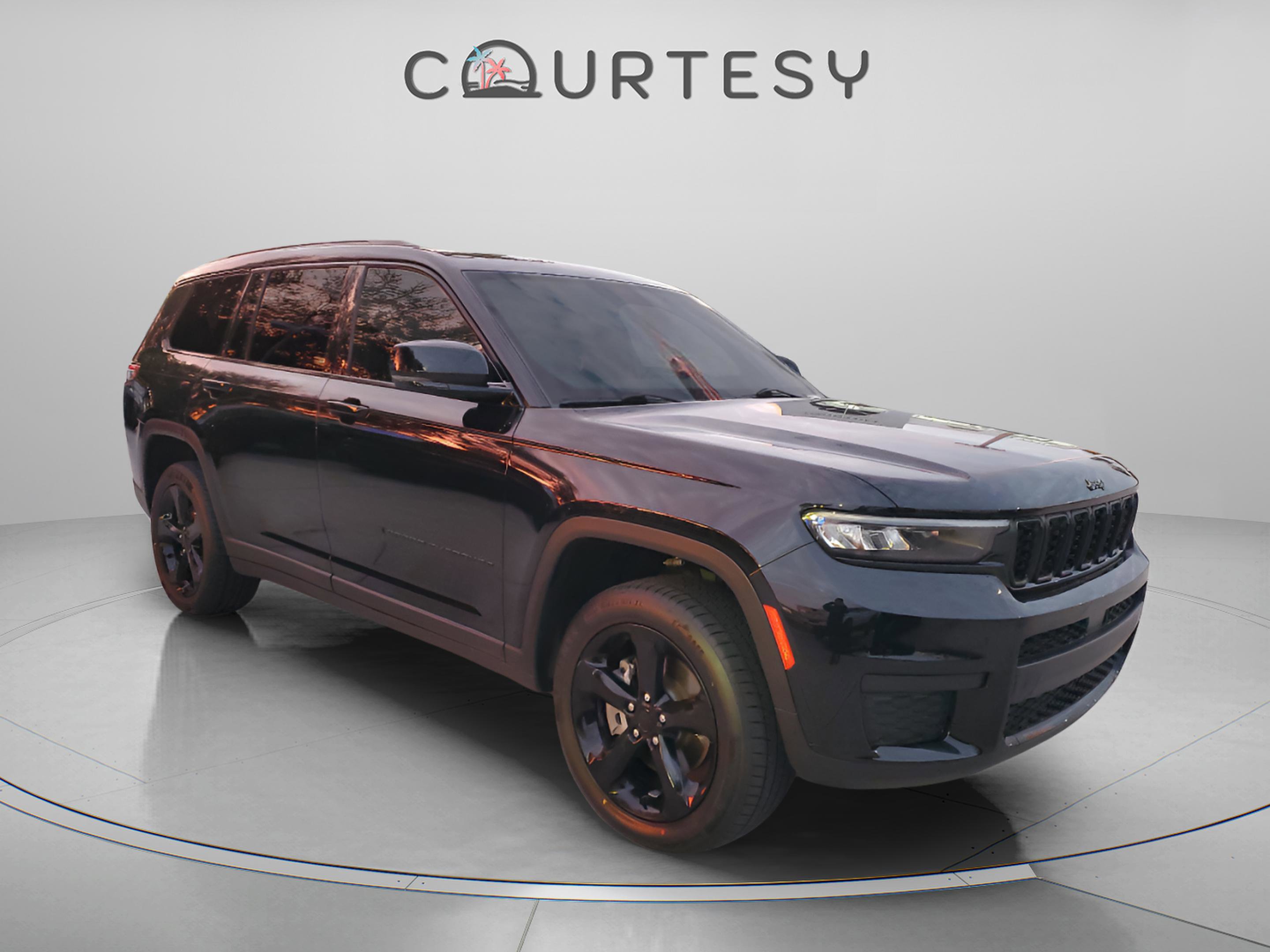 Certified 2022 Jeep Grand Cherokee L Laredo image 4