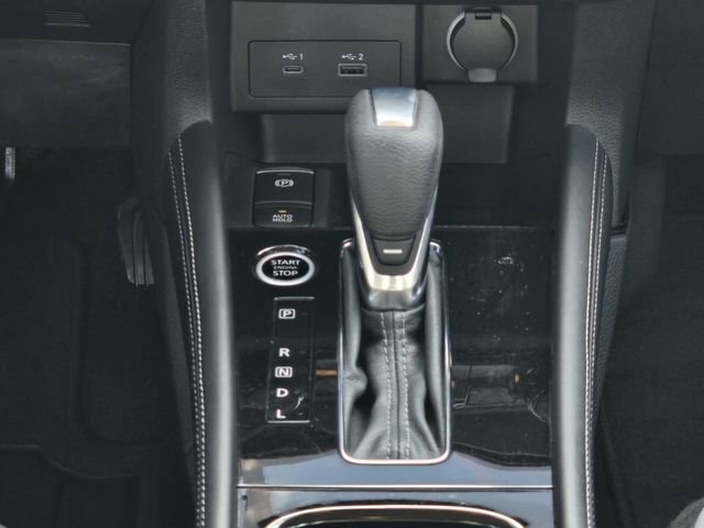 Used 2022 Nissan Kicks SR w/ Premium Package image 12