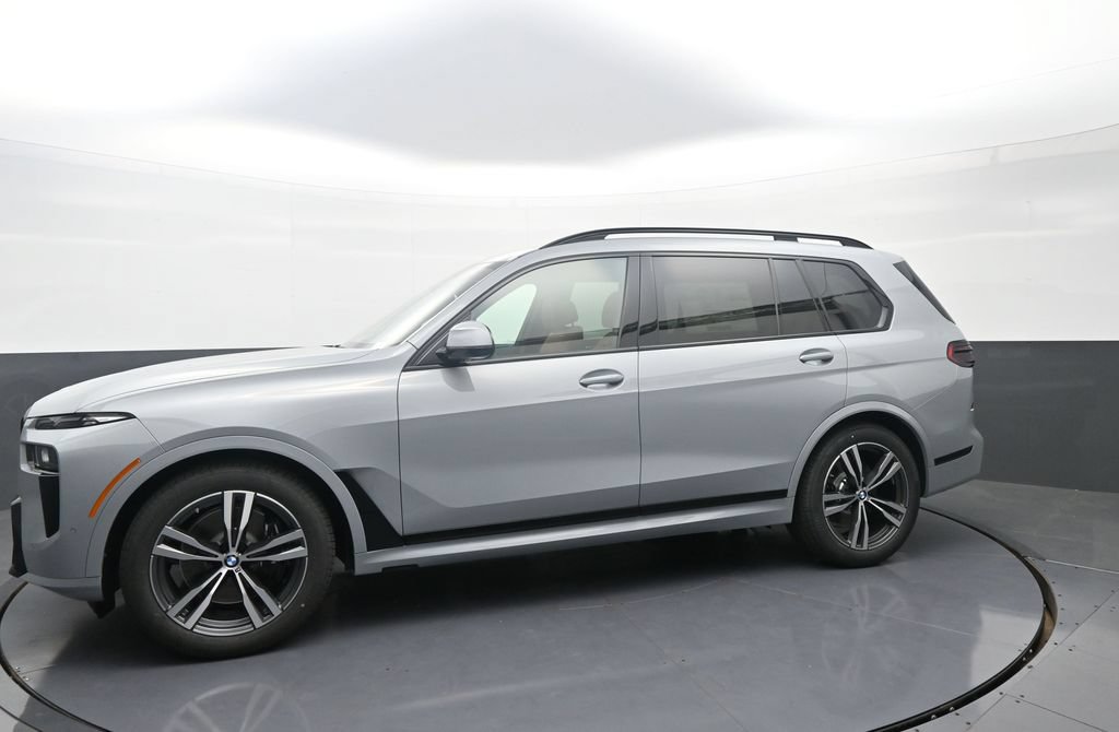 New 2027 BMW X7 xDrive40i w/ M Sport Package AWD/4WD image 4
